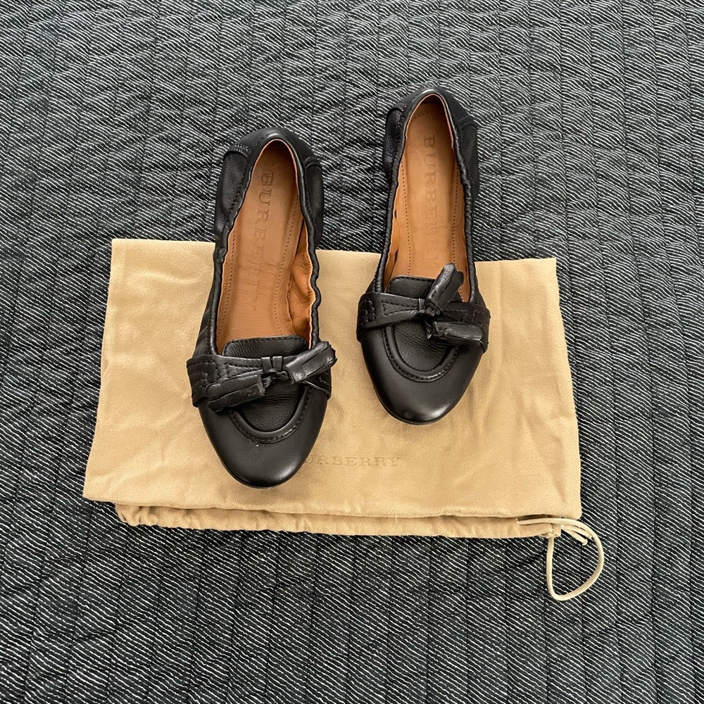 Burberry Black Leather Flats with Bow